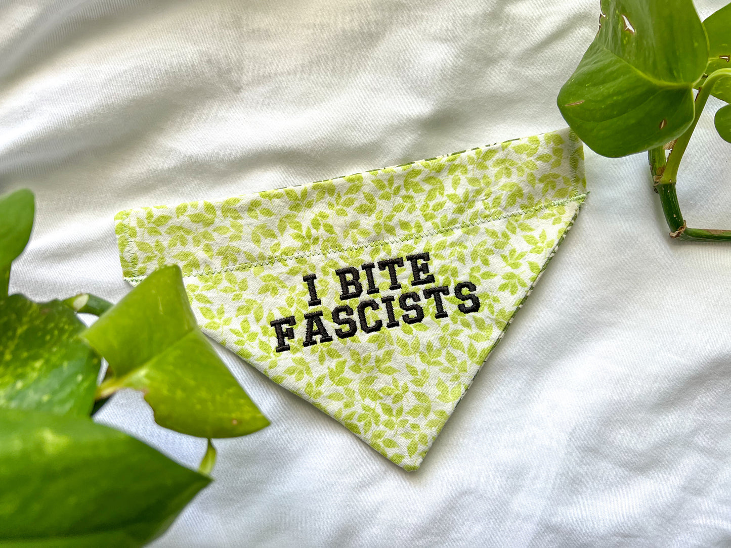 i bite fascists pet bandana green